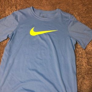 Boys dri fit Nike tee